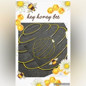 New Two Floral Garden Yellow Gold Metal Beehive Wire Wreath Forms 11.875x15.35”